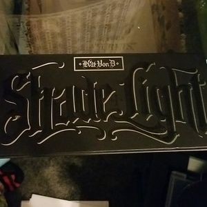 Kat Von D shade and light contour palette